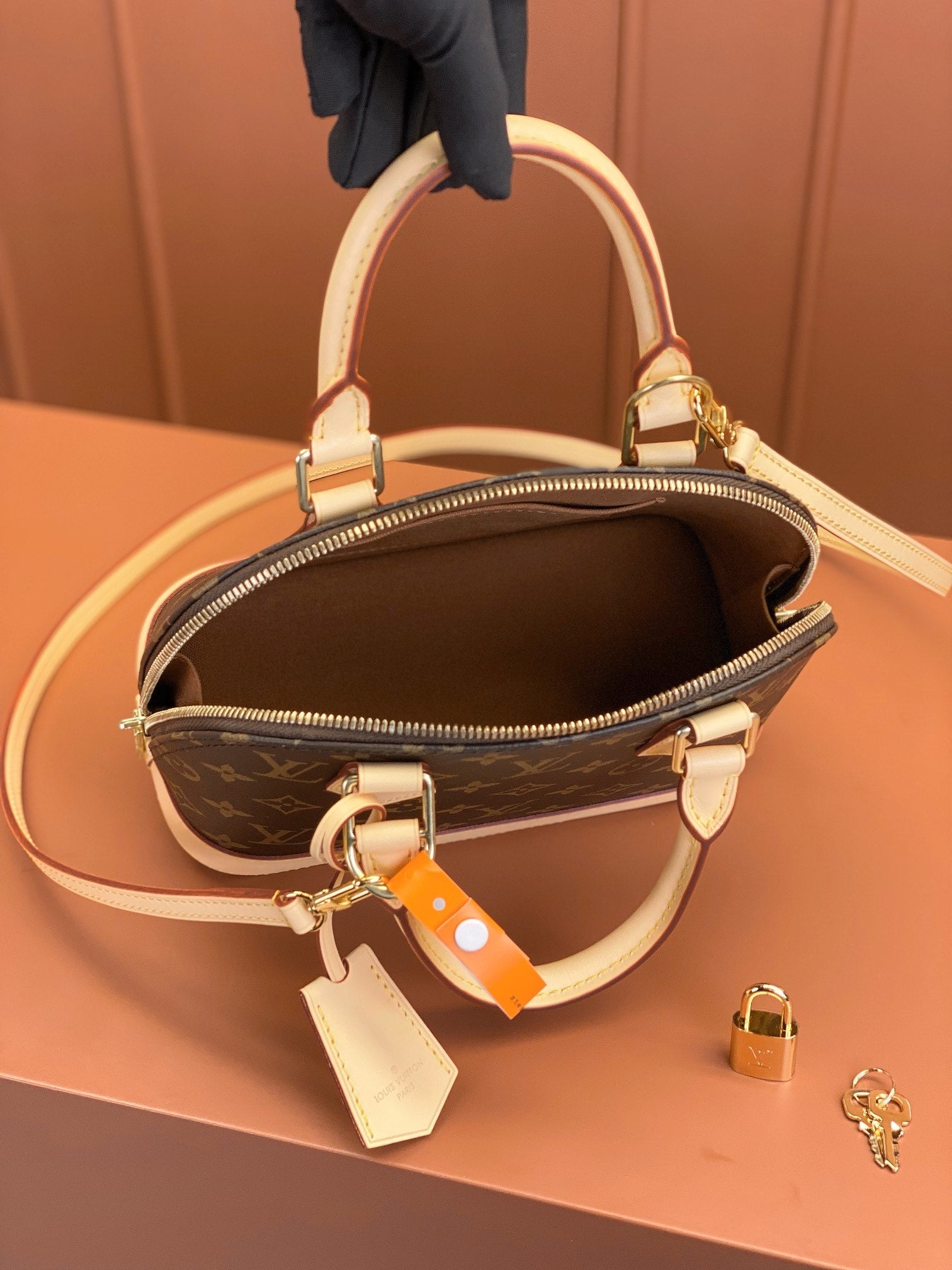 Louis Vuitton Alma