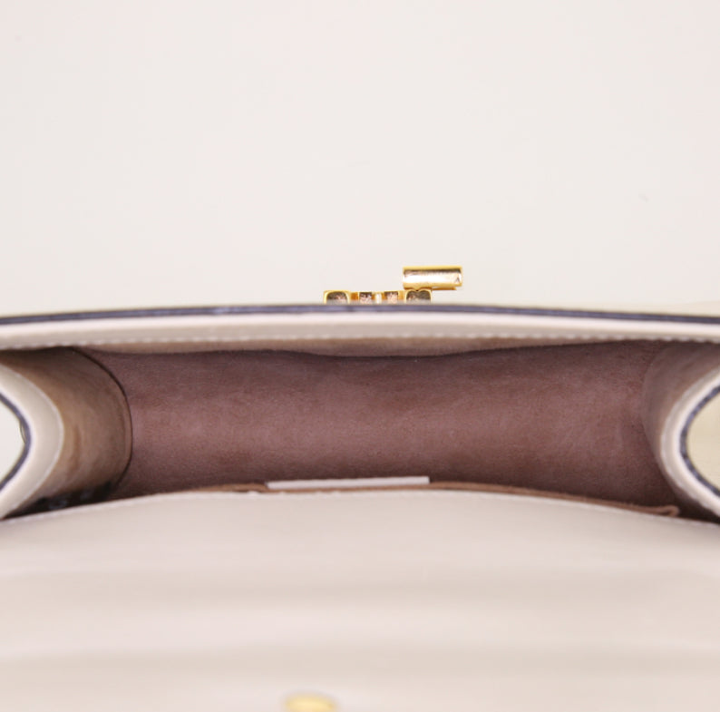 Borsa a tracolla Gucci Sylvie in pelle bianca