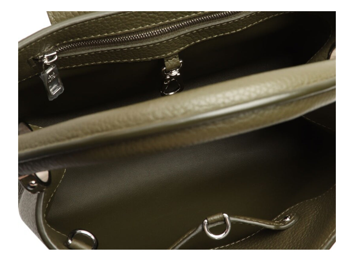 Louis Vuitton
Khaki Capucines BB Silver Hardware