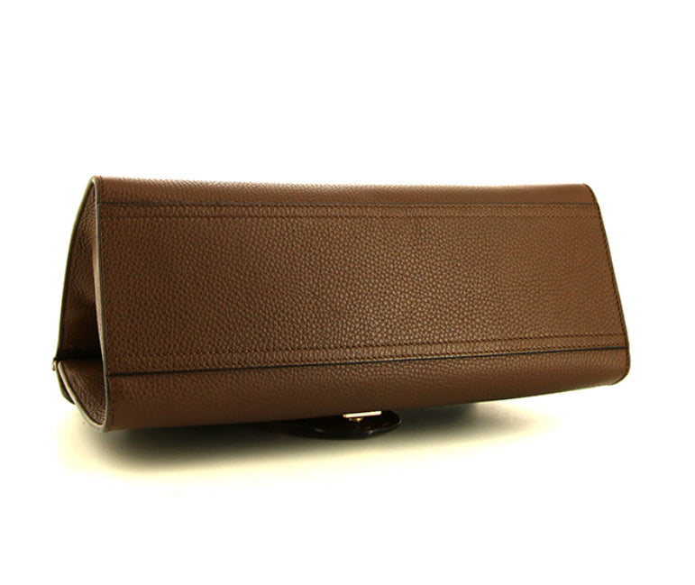 Borsa Gucci GG Marmont in pelle martellata marrone